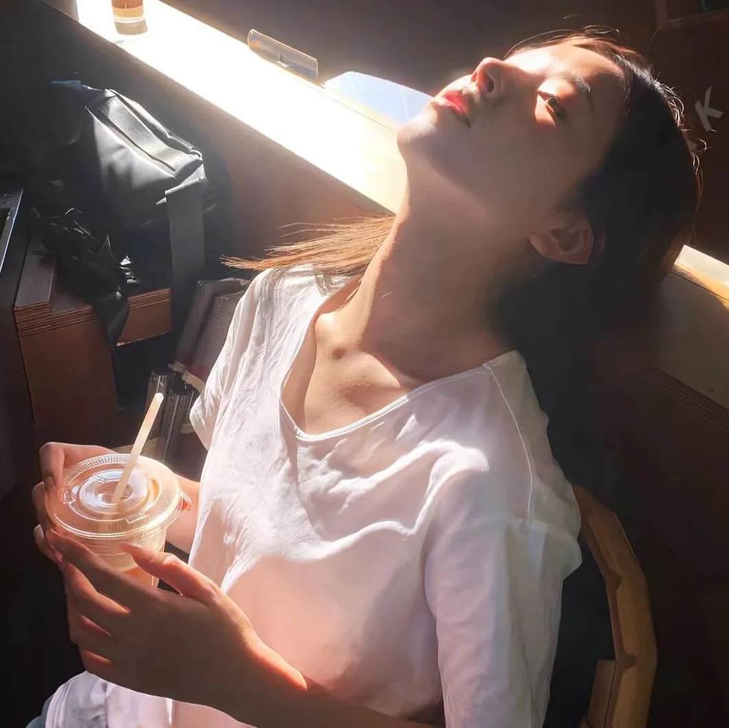 不发光的太阳